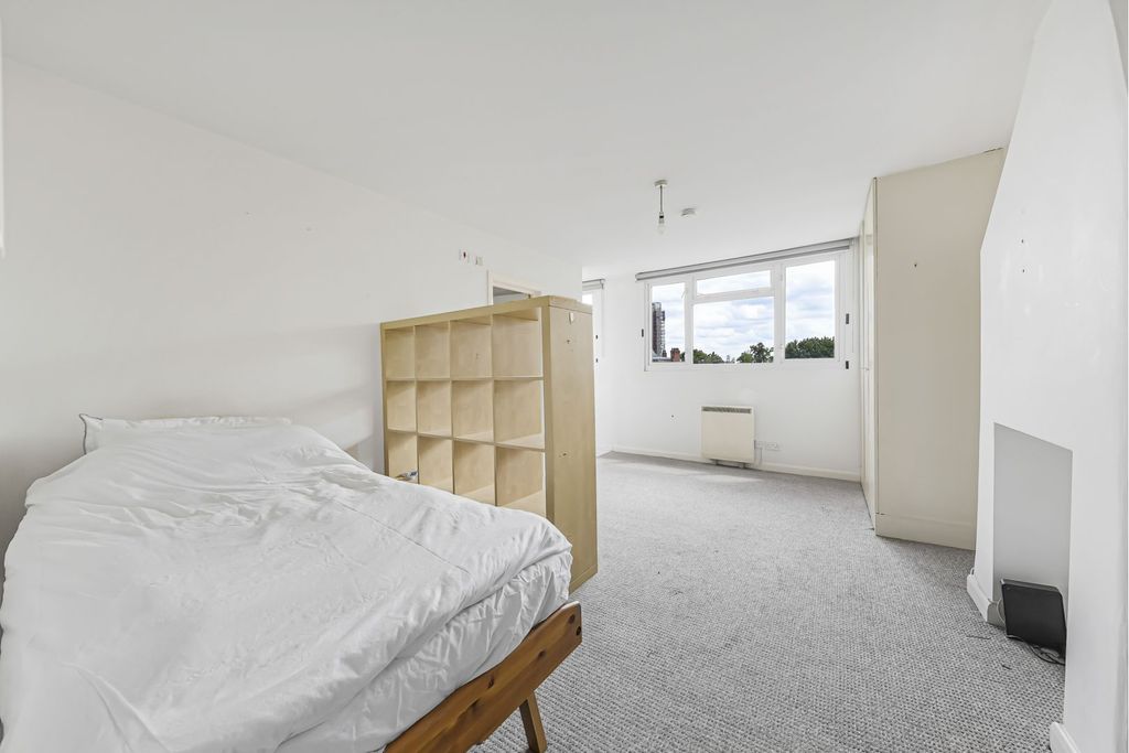 Property photo 1 of 9 Studio