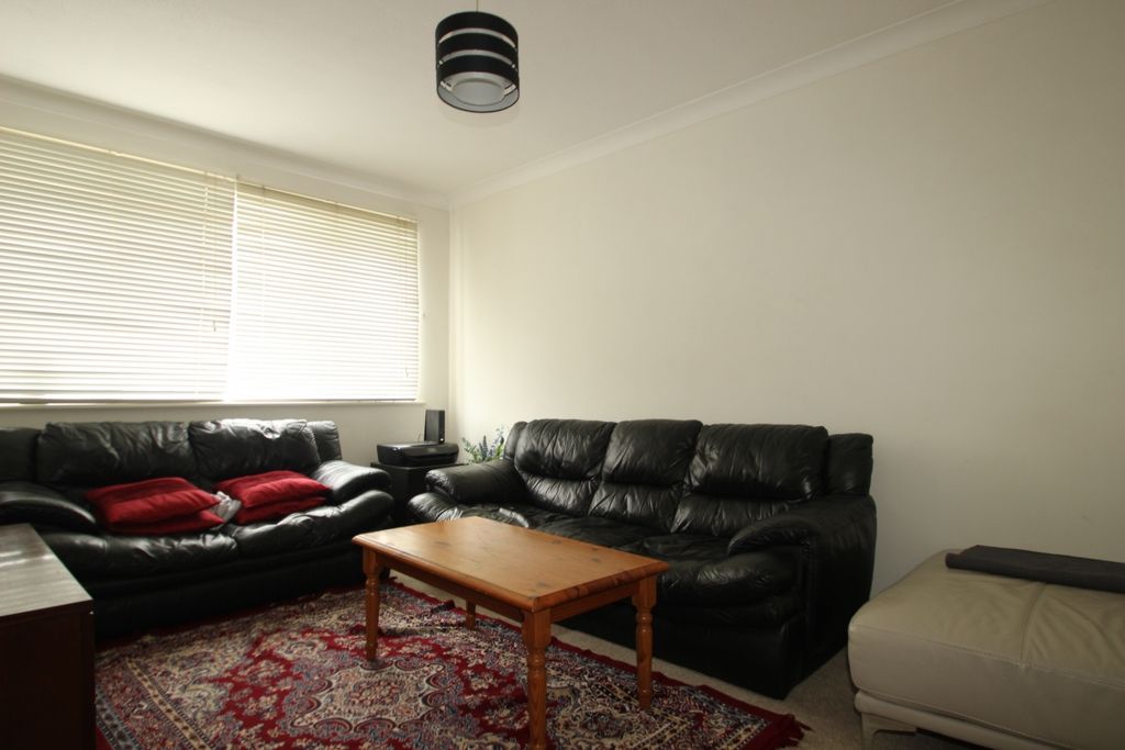 Property photo 2 of 8 Photo 3