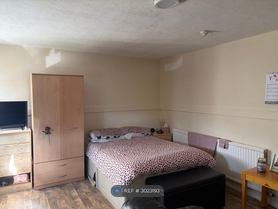 Property photo 1 of 4