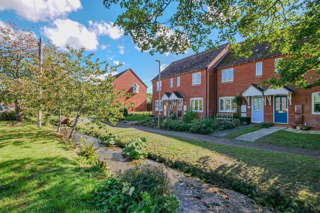 Property photo 1 of 13 Approach