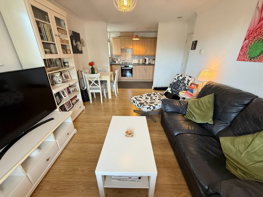 Property photo 3 of 10 4899703