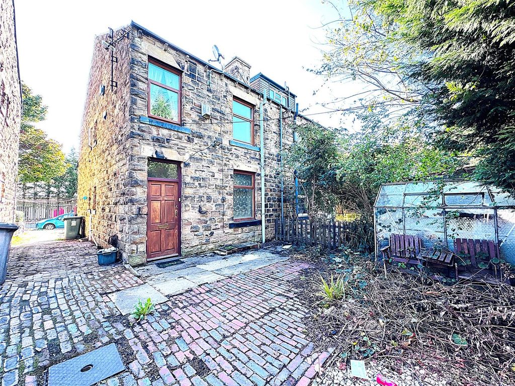 Property photo 1 of 8 Front