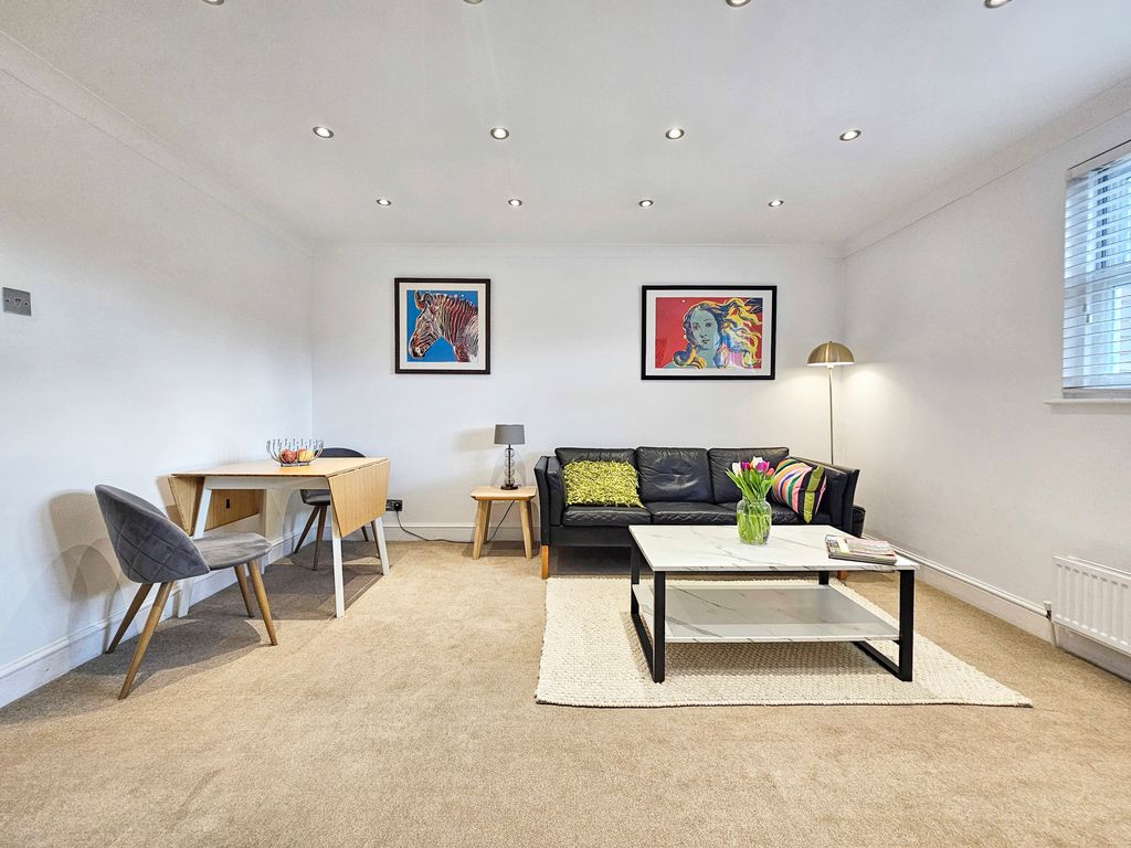 Property photo 2 of 10 1000183932