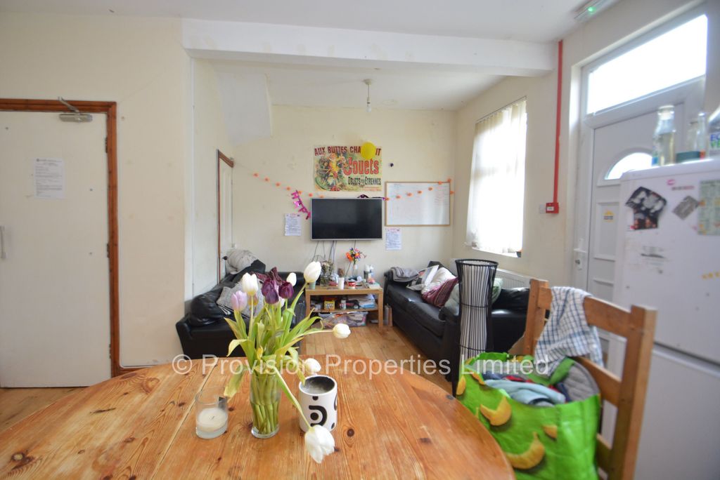 Property photo 3 of 11 Photo