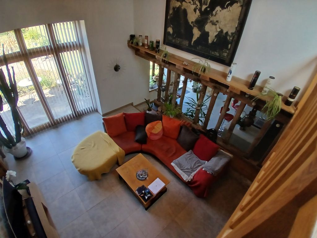 Property photo 3 of 31
