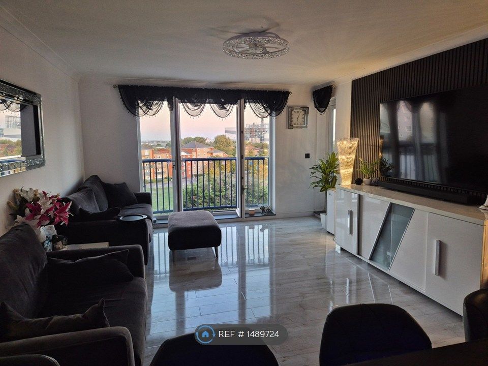 Property photo 2 of 11