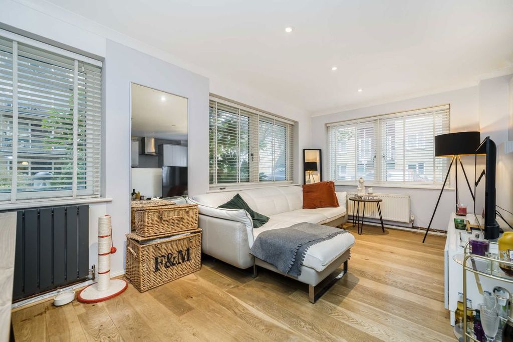 Property photo 2 of 9