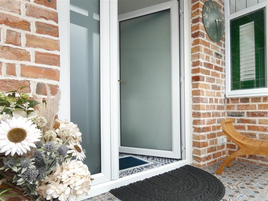 Property photo 2 of 22 Entrance Porch