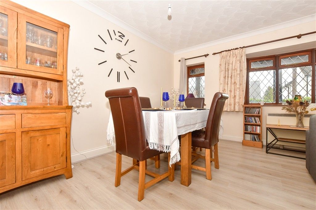 Property photo 3 of 16 Lounge/Diner