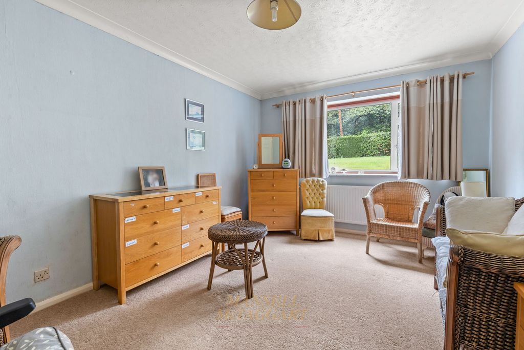 Additional image 14 of 6 bed detached house for saleImberhorne Lane, East Grinstead RH19