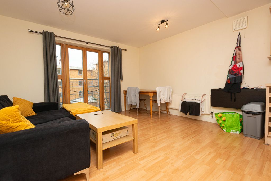 Property photo 2 of 25