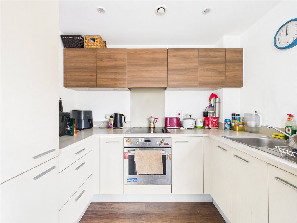 Property photo 2 of 7 Picture No. 12