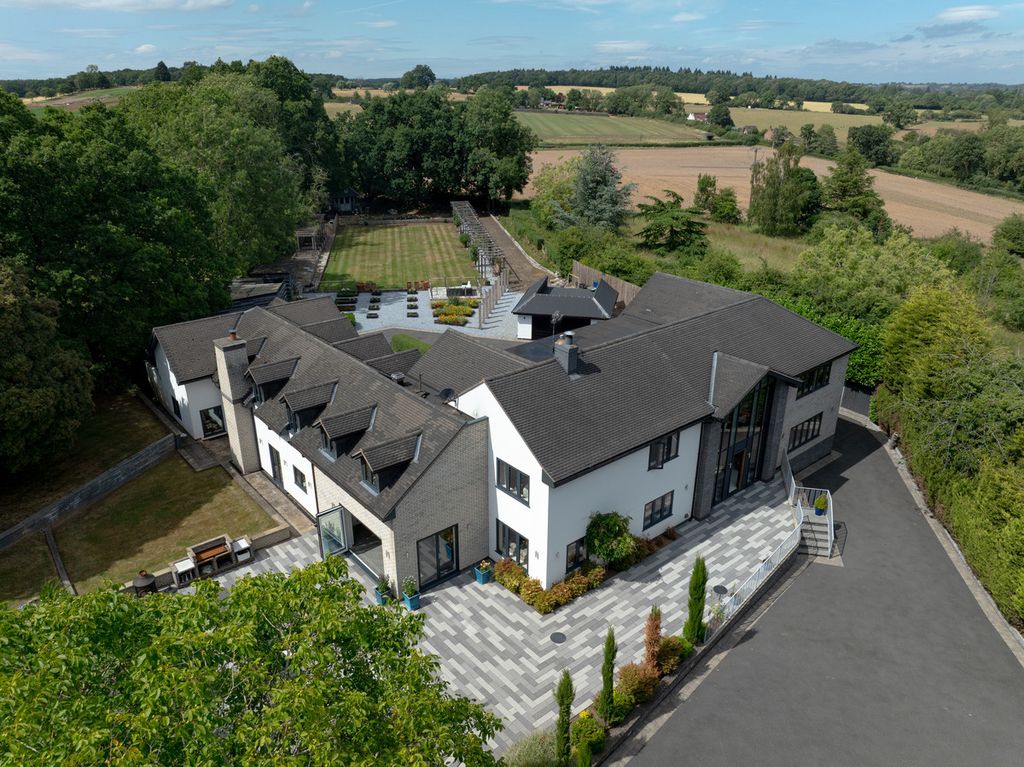 Property photo 1 of 50