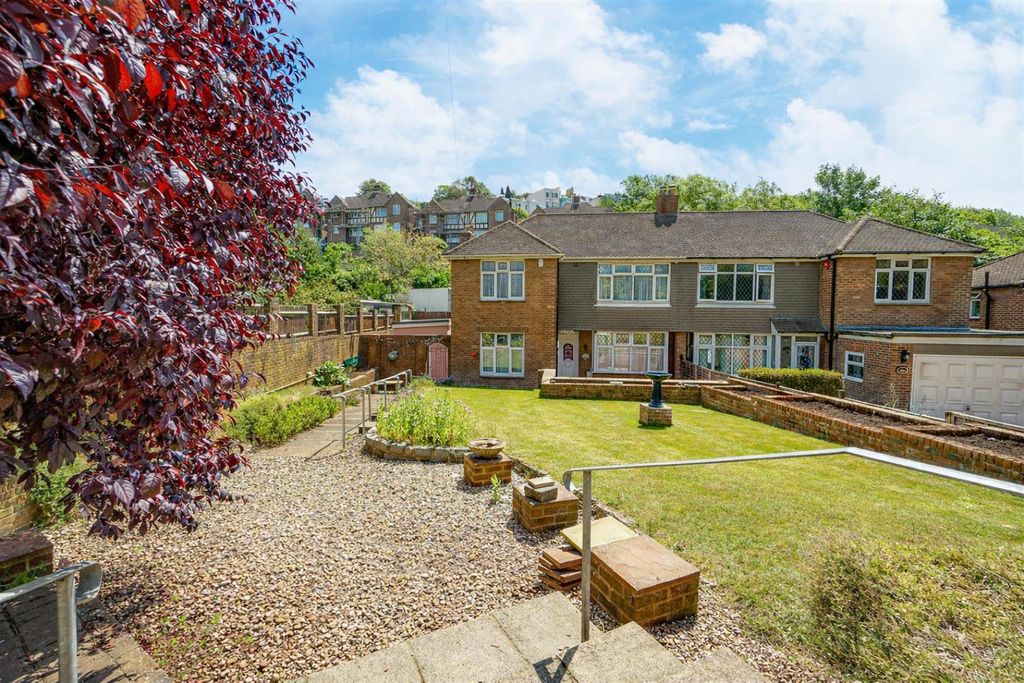 Property photo 1 of 27 0Cba52Ca-A948-4799-B51c-8Bf7E725Aee5.Png