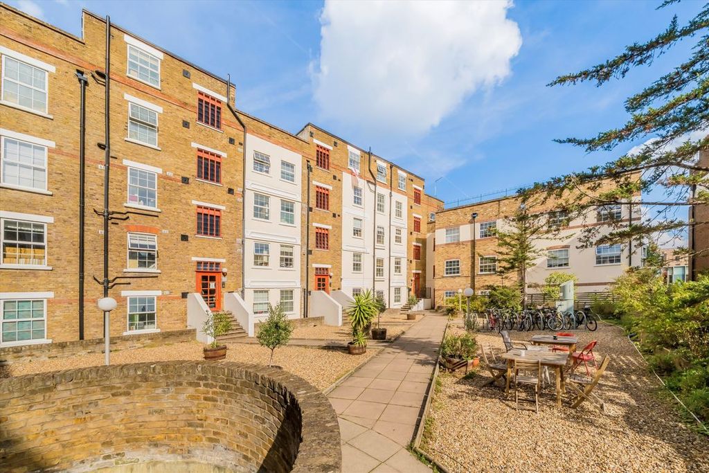 Property photo 1 of 5