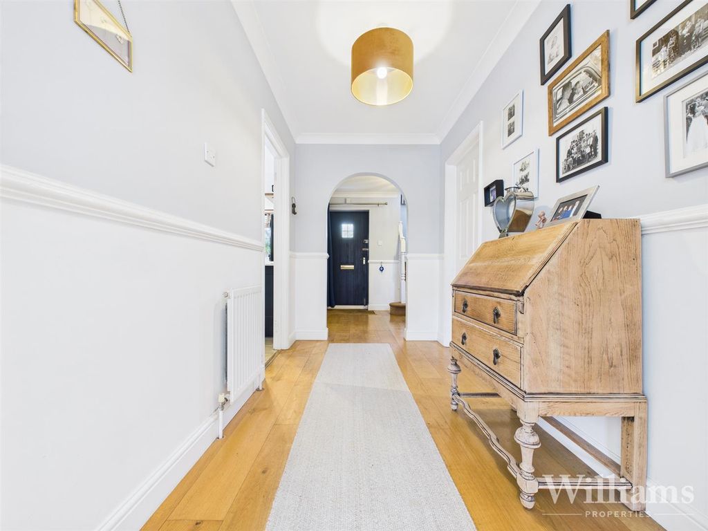 Property photo 3 of 24 Cam02861G0-Pr0461-Still009.Jpg