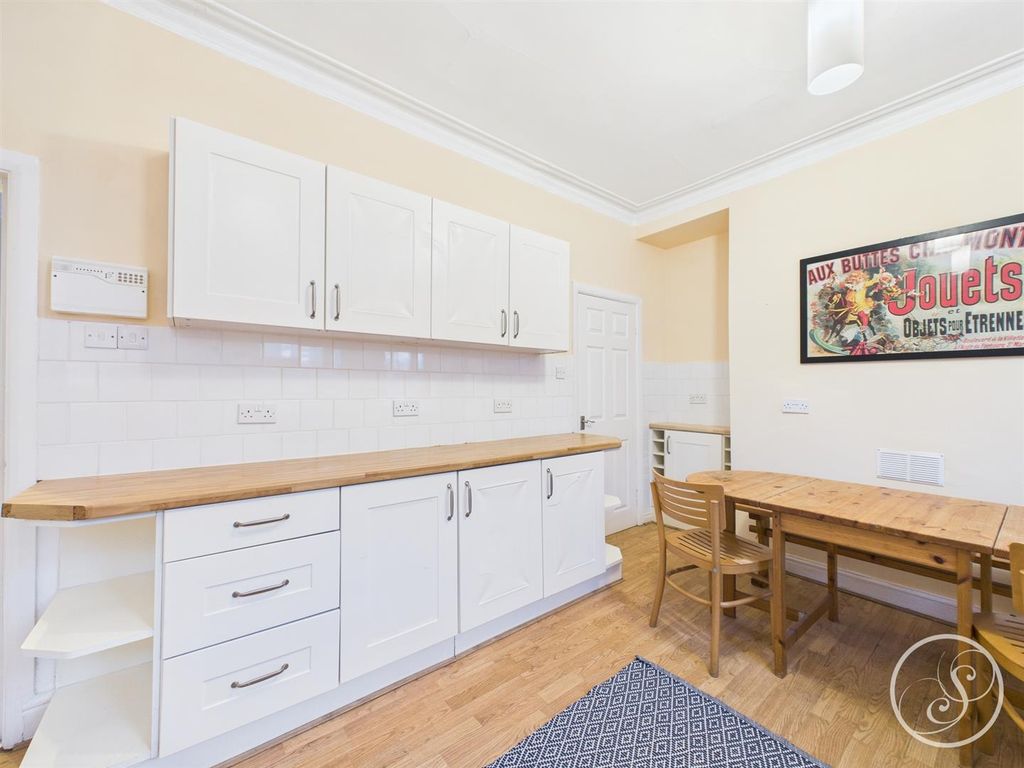 Property photo 2 of 14 Cam02071G0-Pr0756-Still005.Jpg