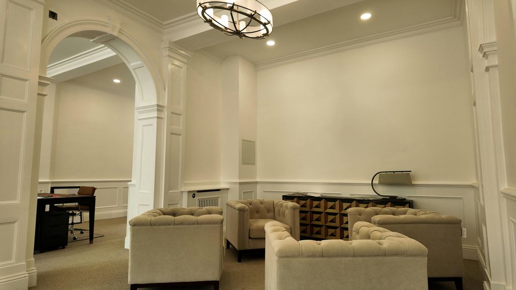 Property photo 3 of 10 Aln Room .1.Jpg