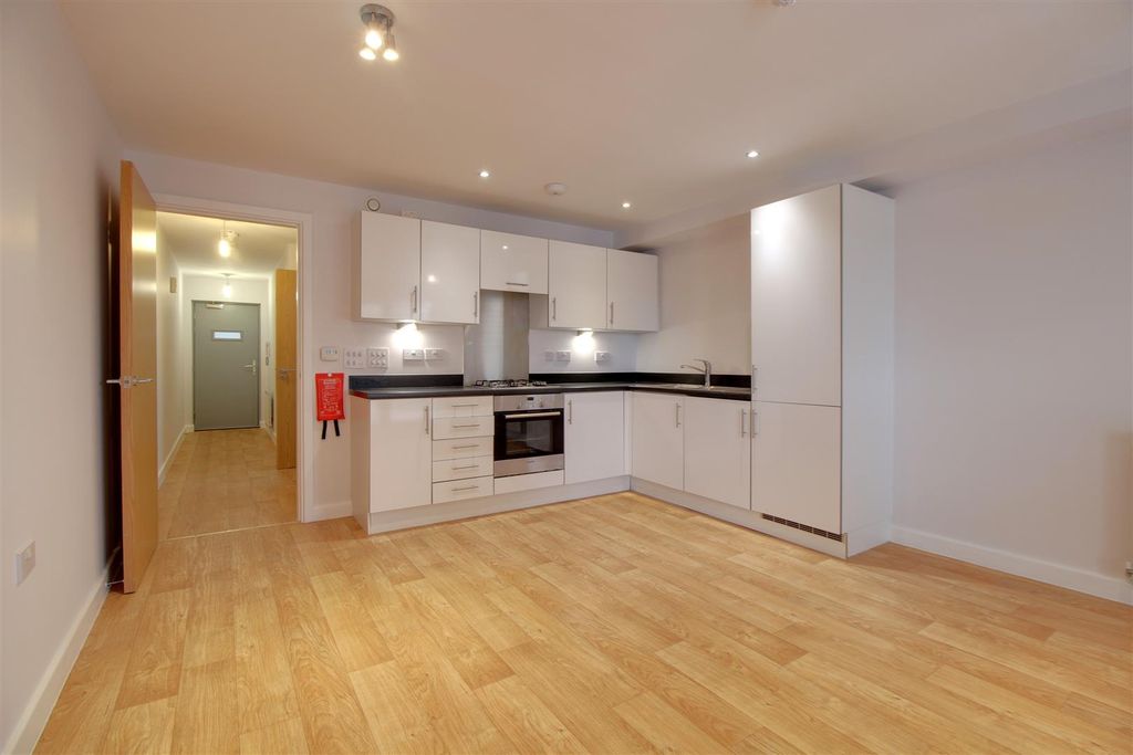 Property photo 2 of 9