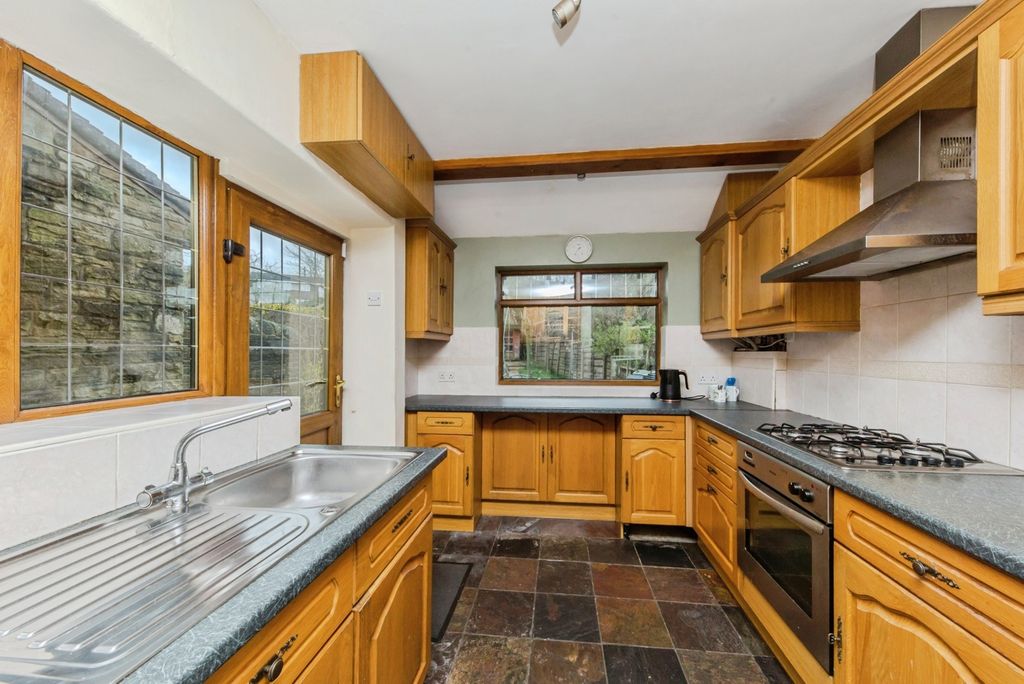 Property photo 3 of 17 Pbox-Img.Jpg