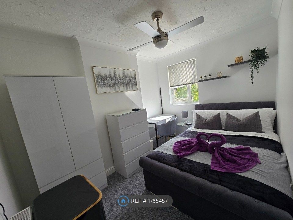 Property photo 2 of 28