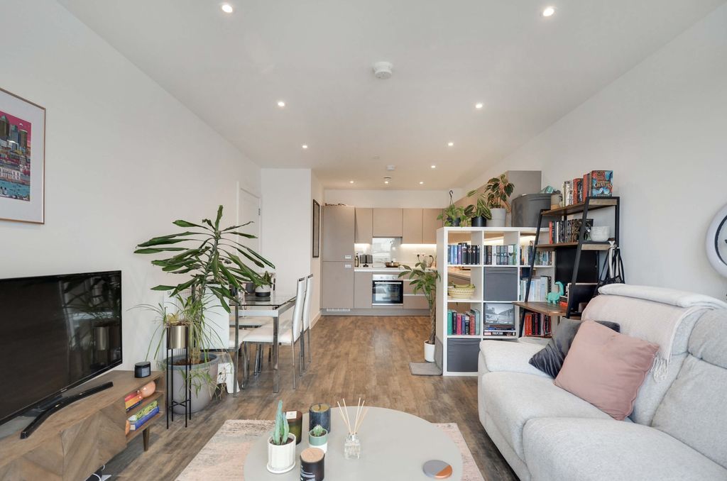 Property photo 1 of 20 Open Plan Living Area (2).Jpg