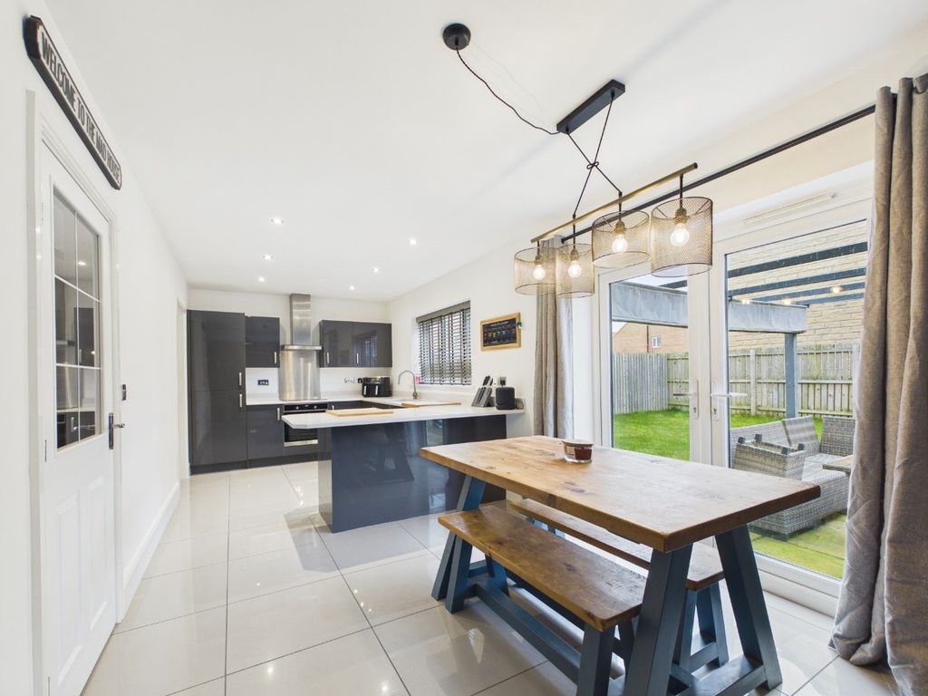 Property photo 2 of 32 4904195