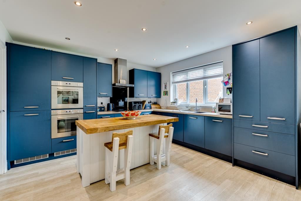 Property photo 3 of 31 4 Rook Close, Barton Seagrave-10.Jpg