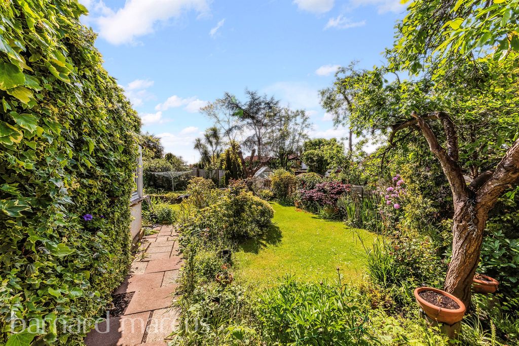 Property photo 2 of 9