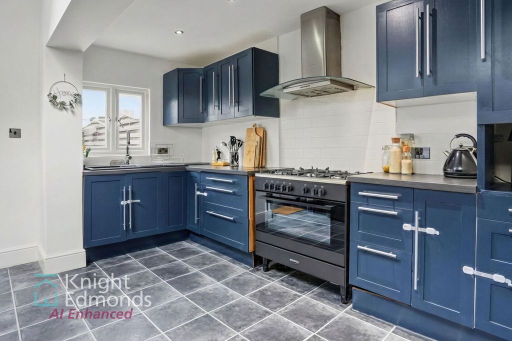 Property photo 1 of 16 Kitchen