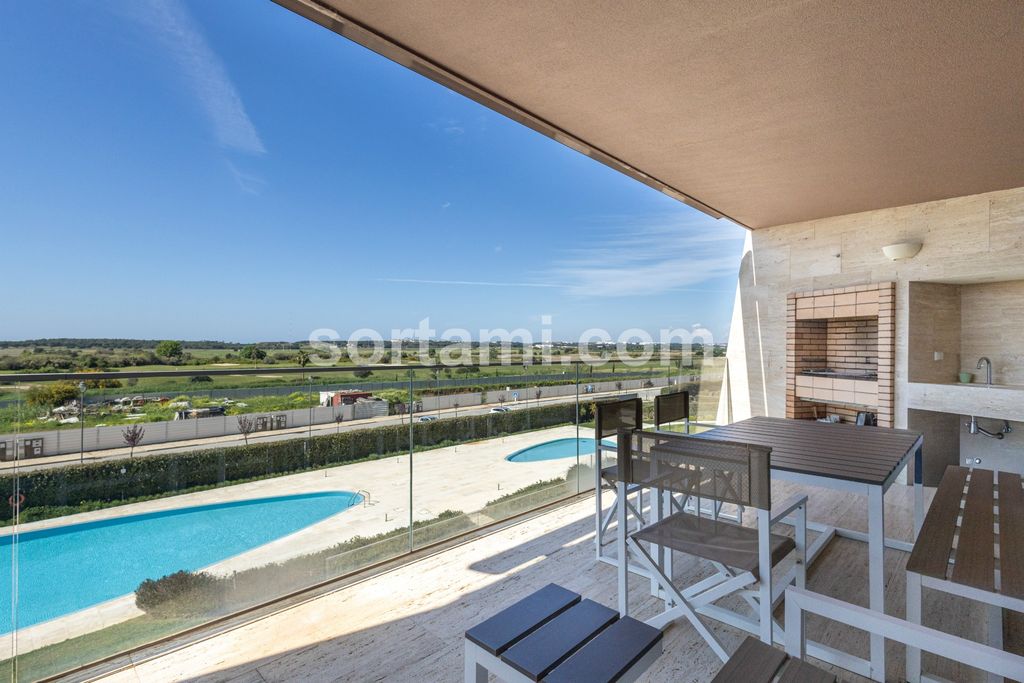 Property photo 1 of 32