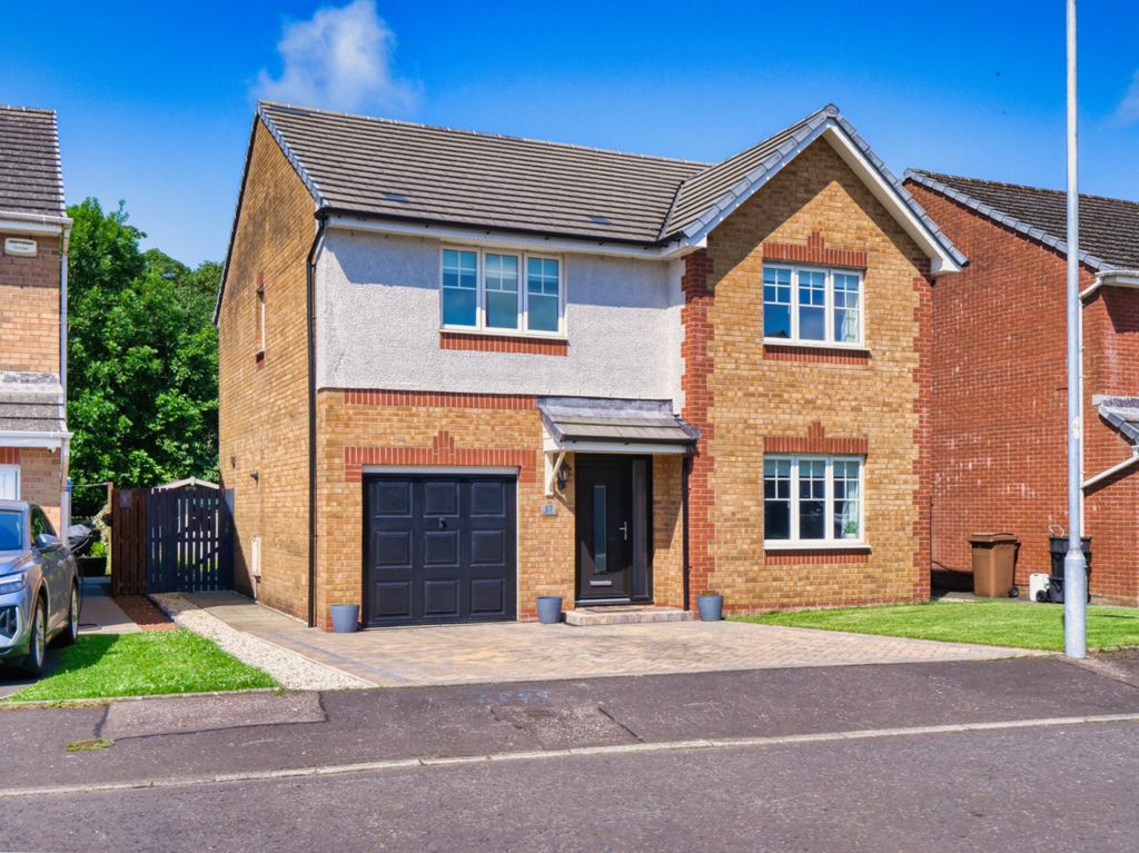 Property photo 1 of 28 4 Bedroom Detached For Sale