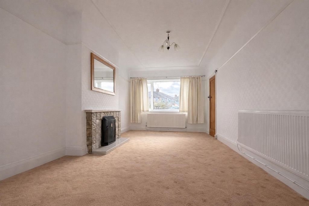 Property photo 2 of 11 B9Ff8823-d463-42F9-B1Ff-1F5Cbdf750Bc.Png