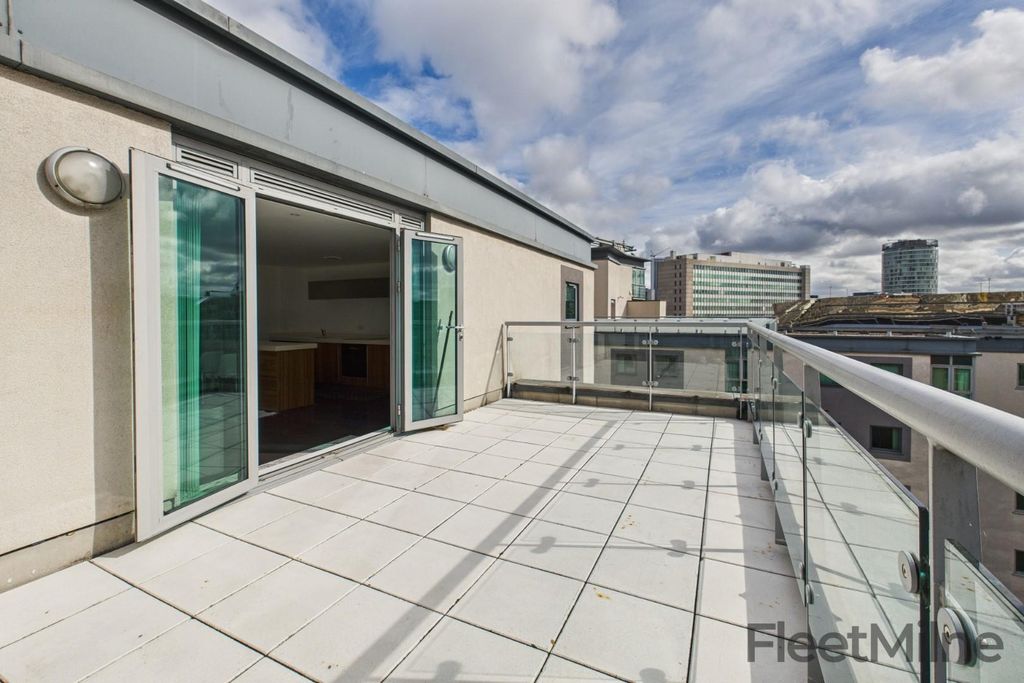 Property photo 2 of 27 Balcony
