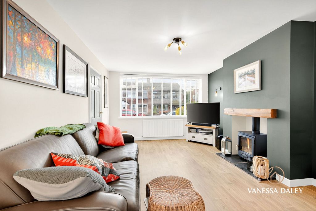 Property photo 2 of 40