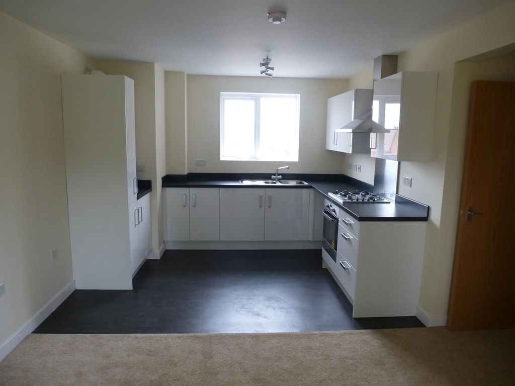 Property photo 2 of 6 Kitchen