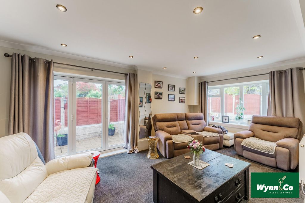 Property photo 3 of 30 Living Room