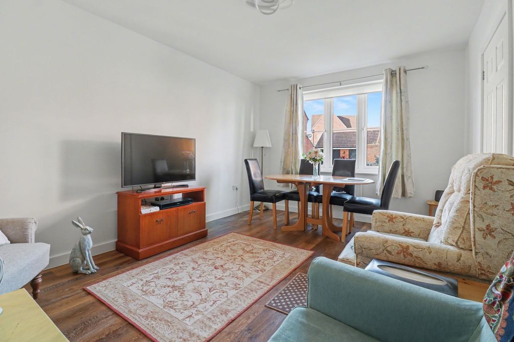 Property photo 3 of 12