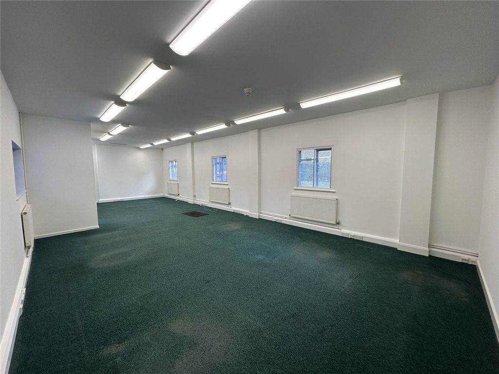 Property photo 3 of 11 Picture No. 02