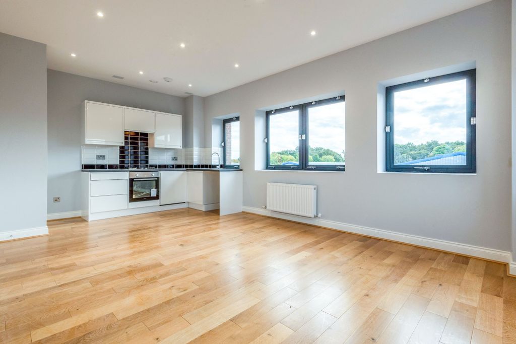 Property photo 1 of 7 Lounge 15