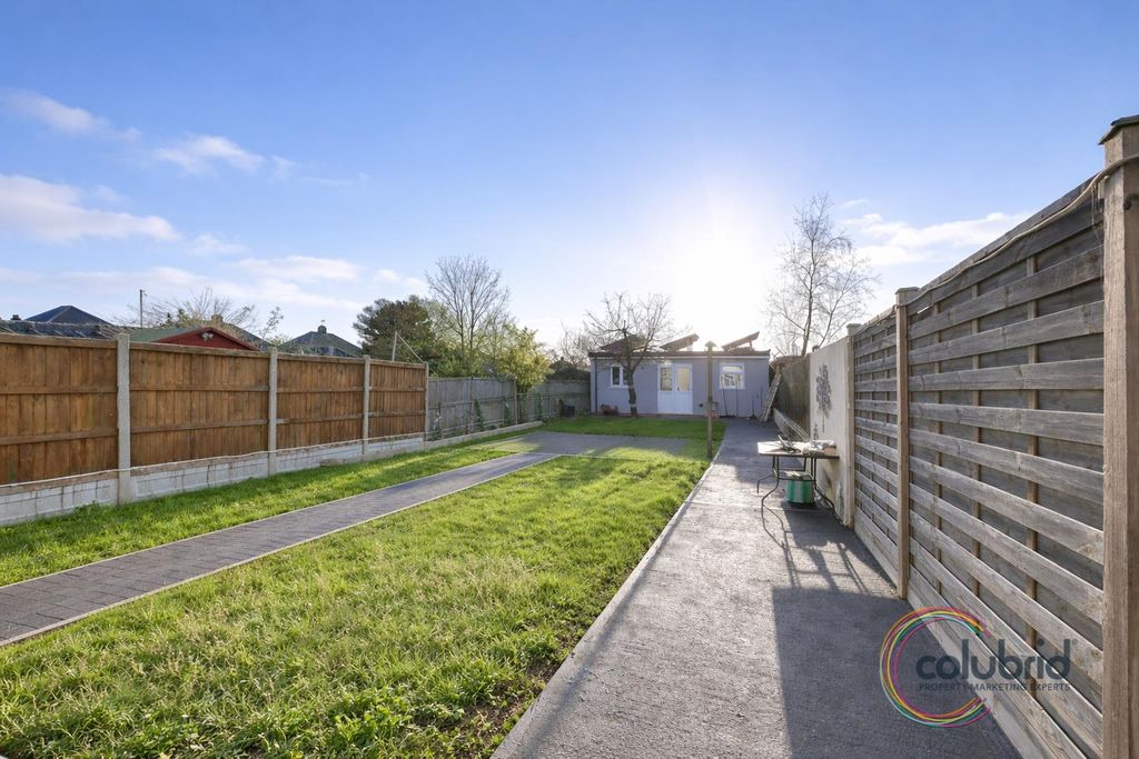 Additional image 20 of 5 bed semi-detached house for saleBlackshots Lane, Grays RM16