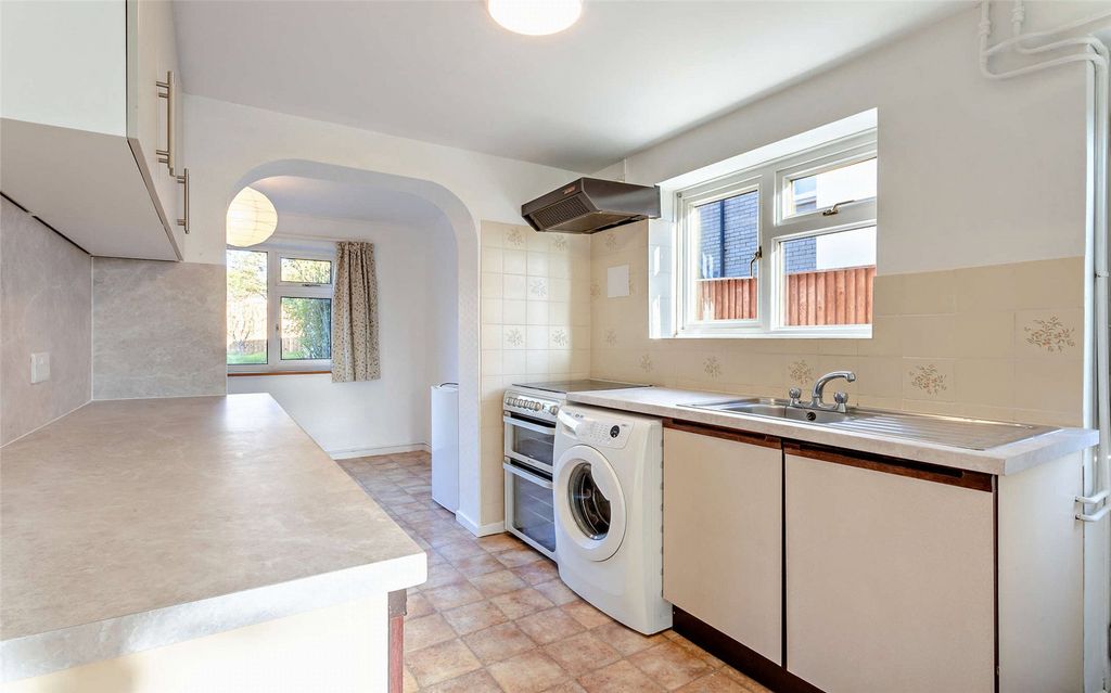 Property photo 2 of 19 Kitchen