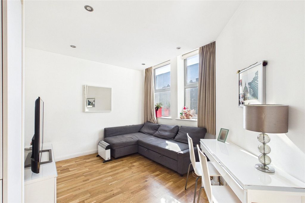 Property photo 2 of 8 Picture No. 03