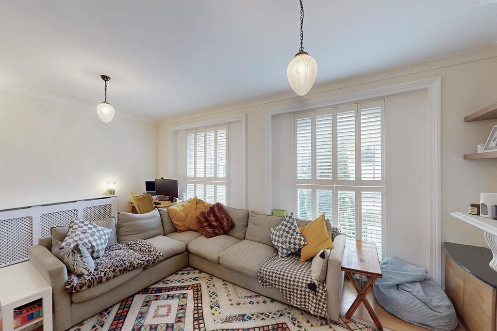 Property photo 3 of 12 W03.Jpg