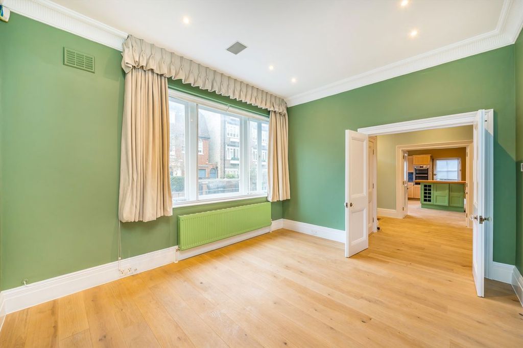 Property photo 3 of 8