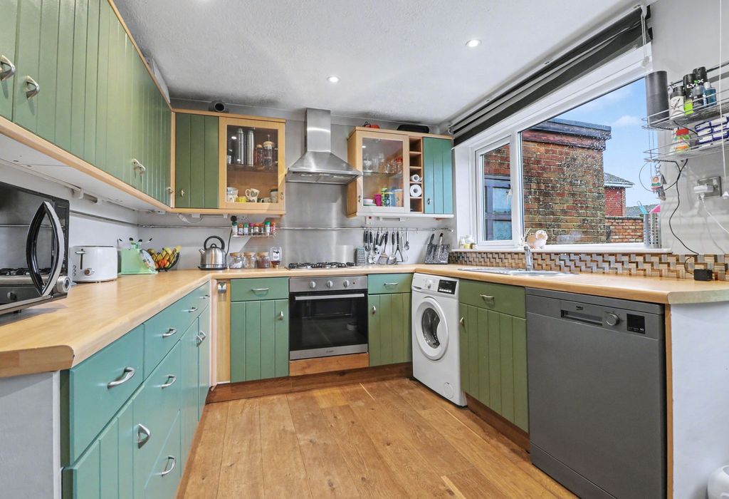 Property photo 3 of 10