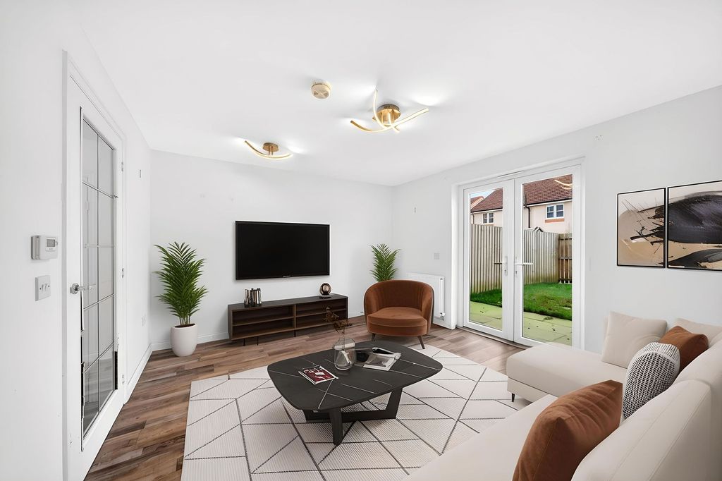 Property photo 2 of 21 Lounge