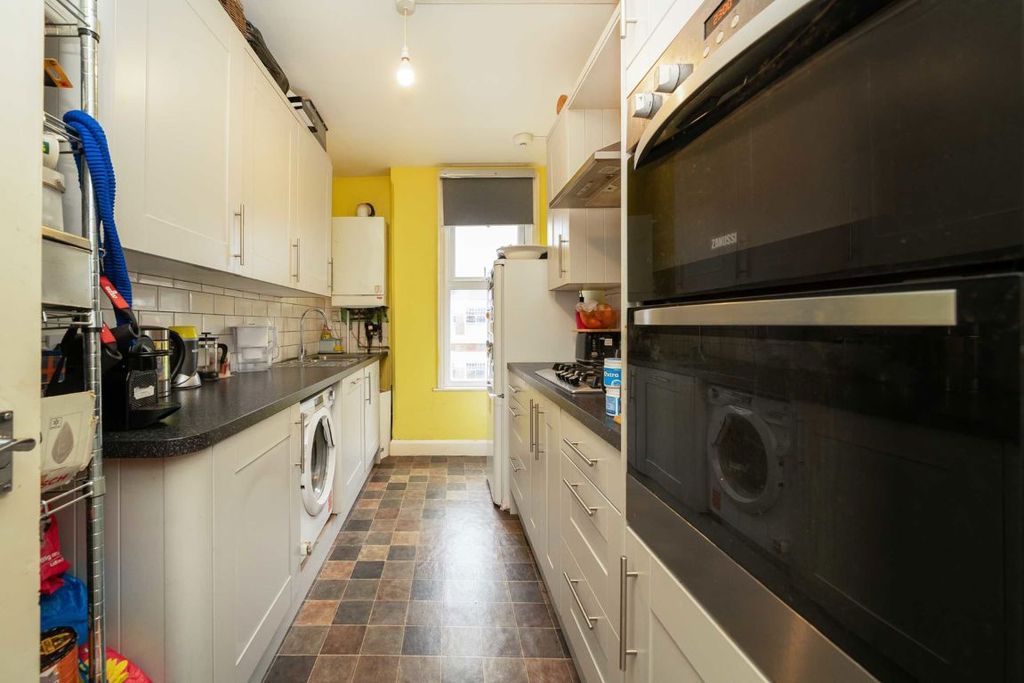 Property photo 3 of 5