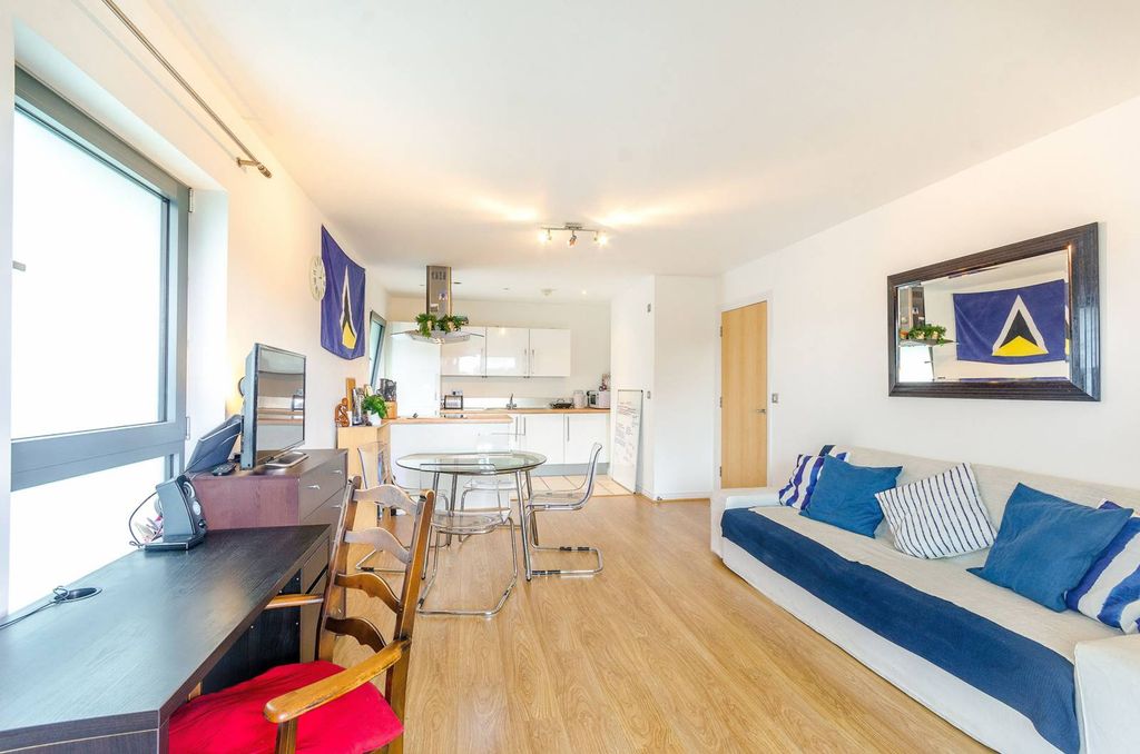 Property photo 3 of 9