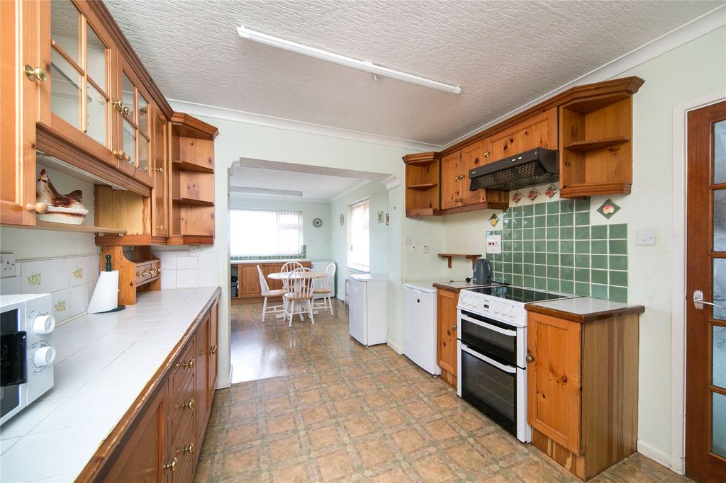 Property photo 2 of 17 Picture No. 36